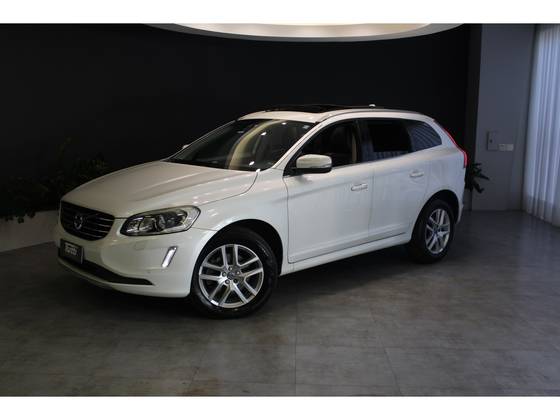 VOLVO XC60 2.0 T5 MOMENTUM GASOLINA 4P AUTOMÁTICO VOLVO XC60 2.0 T5 MOMENTUM GASOLINA 4P AUTOMÁTICO
